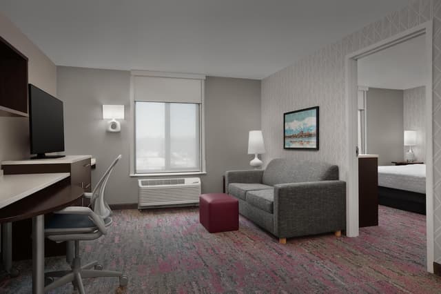 安克拉治/中城希爾頓惠庭飯店-套房, 1 張特大雙人床-1