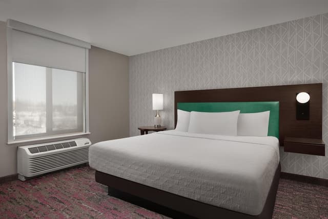 安克拉治/中城希爾頓惠庭飯店-套房, 1 張特大雙人床 (Roll-in Shower)-3