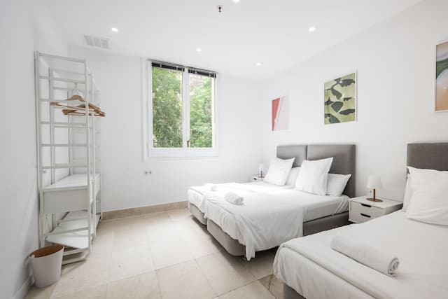 ノー リミット ホステル セントラル-ベーシック 4 人部屋 共用バスルーム-5