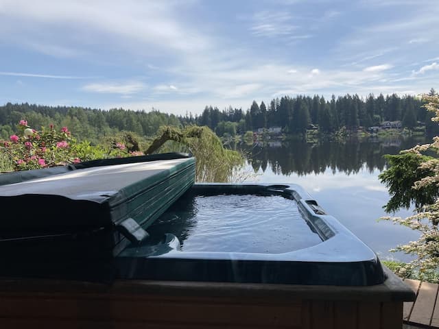 Cottage Lake Bed and Breakfast-套房, 1 间卧室, 热水浴缸, 湖景 (Lakeside Bedroom Suite)-10