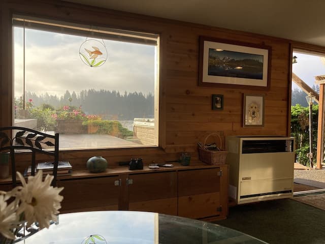 Cottage Lake Bed and Breakfast-套房, 1 间卧室, 热水浴缸, 湖景 (Lakeside Bedroom Suite)-13