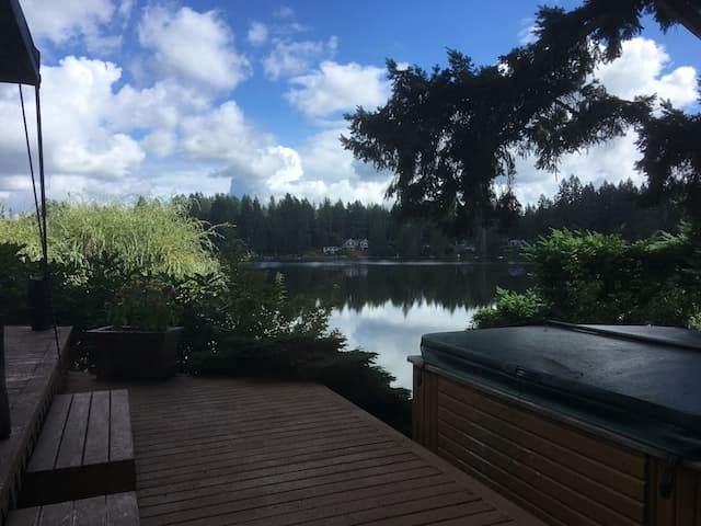 Cottage Lake Bed and Breakfast-套房, 1 间卧室, 热水浴缸, 湖景 (Lakeside Bedroom Suite)-15