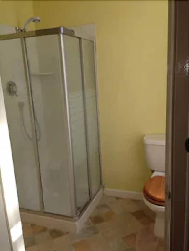 Abbey Lodge-Standard Single Room (Private bathroom not in room)-4