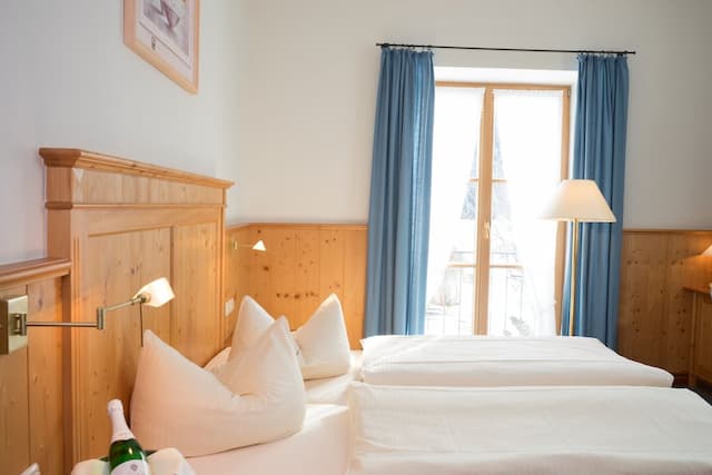 魯維格德巴耶可羅斯特酒店-標準雙人房-1