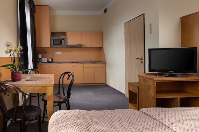 Anyday Apartments-Studio-3