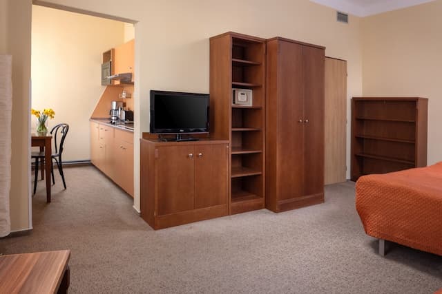 Anyday Apartments-Studio-6