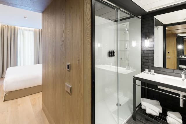 The Corner Hotel-高级房-2