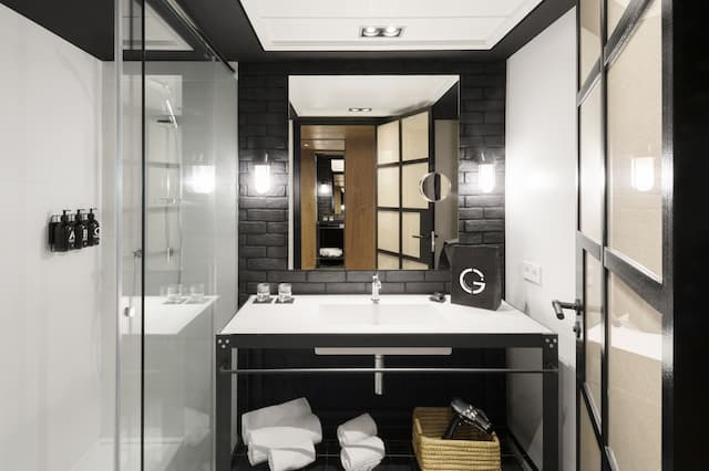 The Corner Hotel-标准双人房或双床房-5