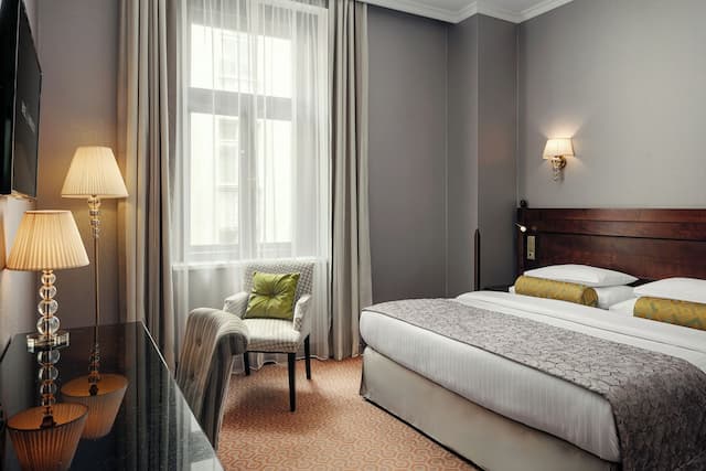 Cosmopolitan Hotel Prague-Deluxe Double or Twin Room-1