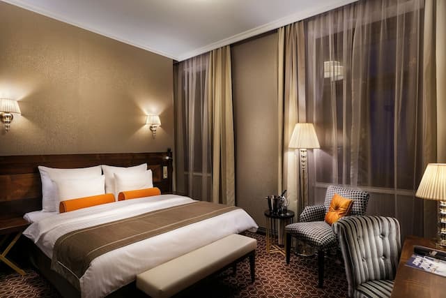 Cosmopolitan Hotel Prague-Executive Double or Twin Room-2