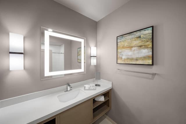 Wyndham Garden Katy Energy Corridor-Suite, 1 King Bed with Sofa bed, Non Smoking-5