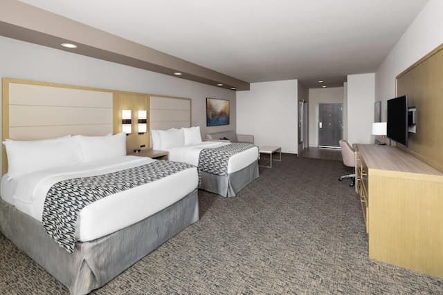 Wyndham Garden Katy Energy Corridor-Suite, Multiple Beds, Mobility Accessible, Non Smoking (Hearing, Bathtub W/Grab Bars)-4
