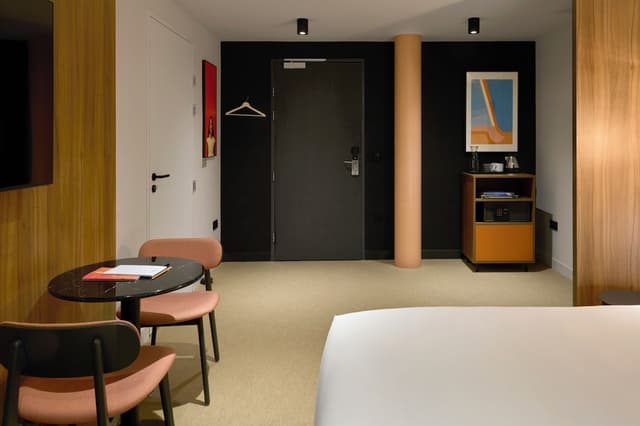 굿 호텔 런던-프리미엄 더블룸, 롤인 샤워 시설, 창문 없음-3