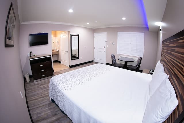 鑽石鐘套房酒店-標準客房, 1 張特大雙人床, 非吸煙房-2