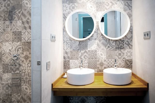 Meeting Point Hostels-Quadruple Room, Private Bathroom, 2 bunk beds-5