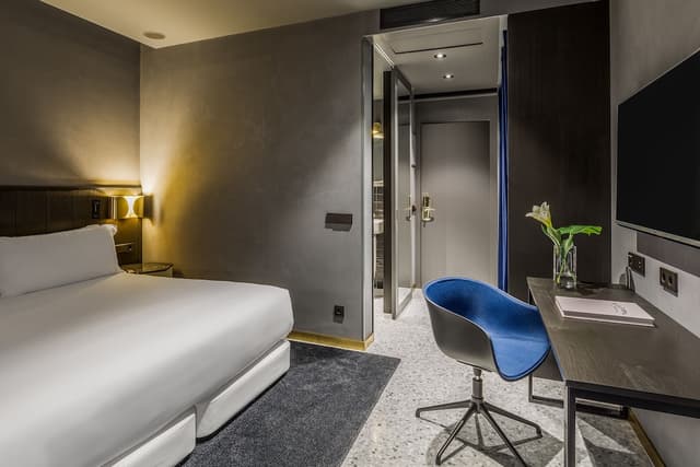 Room Mate Collection Gerard, Barcelona-Basic Double Room (Individual)-4