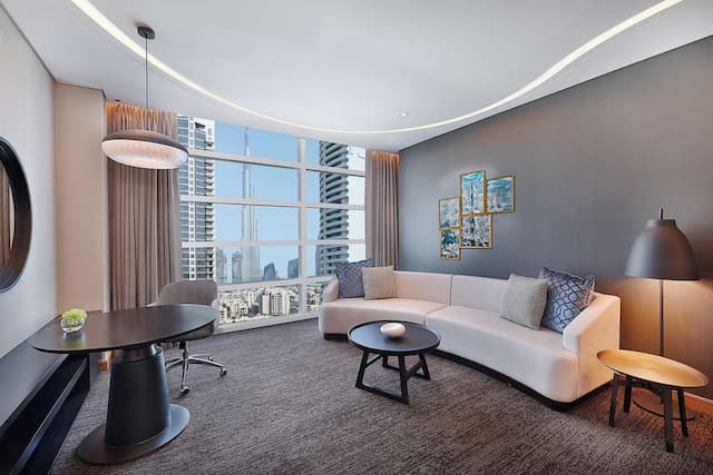 杜拜希爾頓逸林酒店 - 商業灣區-King Guest Room Burj Khalifa View-6