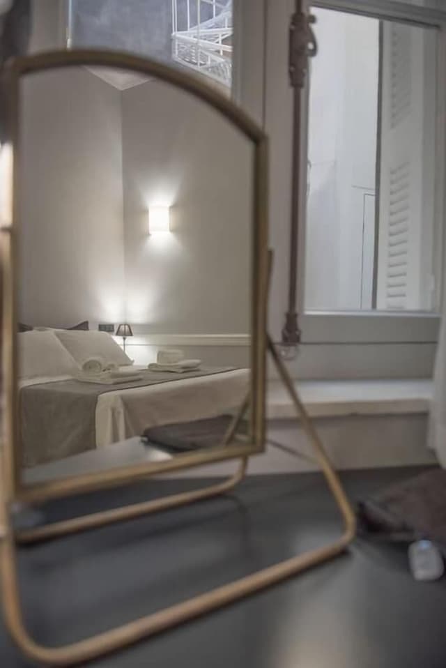 ザ ジラーズ アテネ ブティック ホテル-Standard Double Room (Interior Corridor)-3