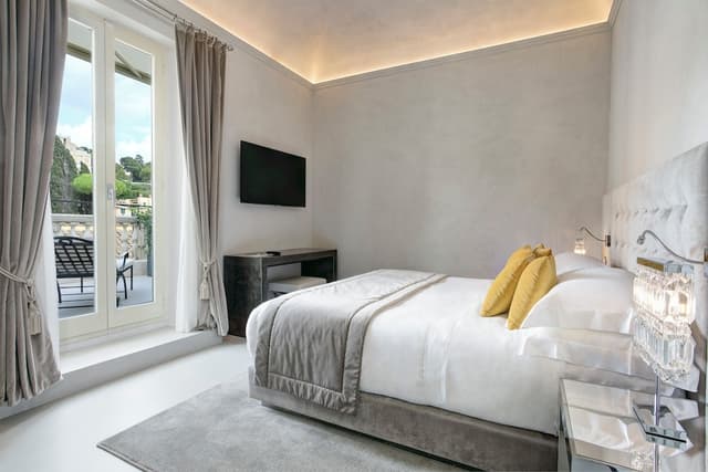 Palazzo Nainer-Deluxe Room-2