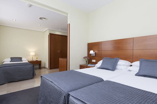 Hotel Porcel Torre Garden-Standard Triple Room-4