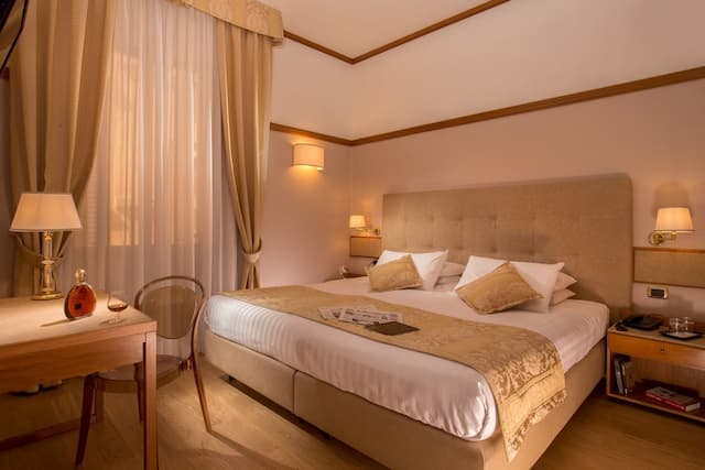 호텔 라 레지덴자-클래식룸-1