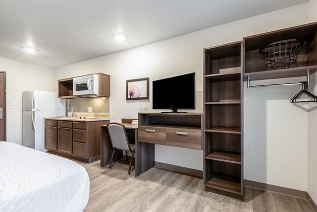 WoodSpring Suites Chicago Midway-Standard Room, 1 Queen Bed, Non Smoking-5