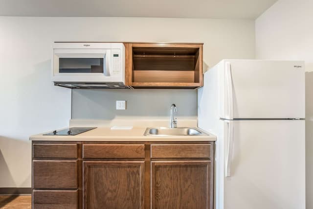 WoodSpring Suites Chicago Midway-Standard Room, 1 Queen Bed, Non Smoking-4