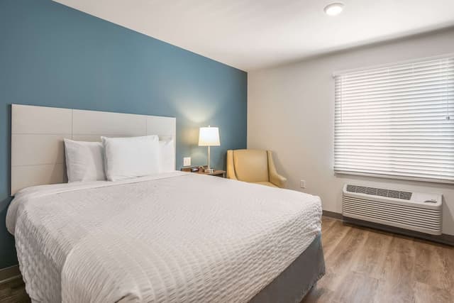 WoodSpring Suites Chicago Midway-Standard Room, 1 Queen Bed, Non Smoking-1