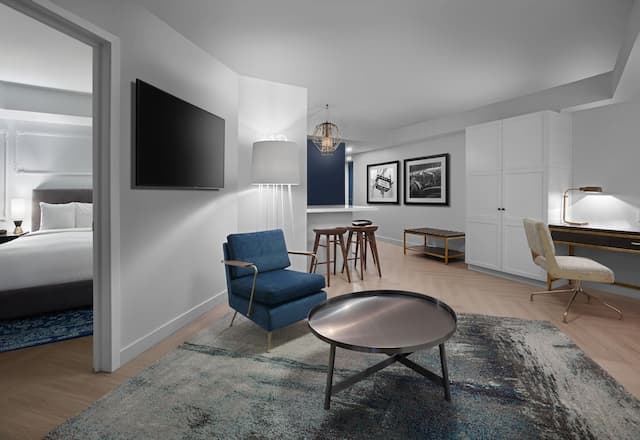 パンテージス ホテル ダウンタウン トロント-デラックス スイート クイーンベッド 1 台ソファーベッド付き-4