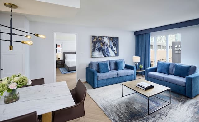 パンテージス ホテル ダウンタウン トロント-シグネチャー スイート キングベッド 1 台ソファーベッド付き-7