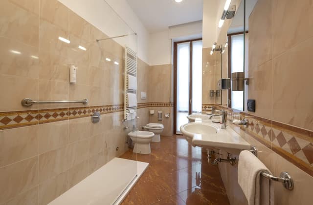 랑캐스터 호텔-트리플룸-13