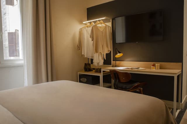 Room Select Via Veneto-Economy Room-5