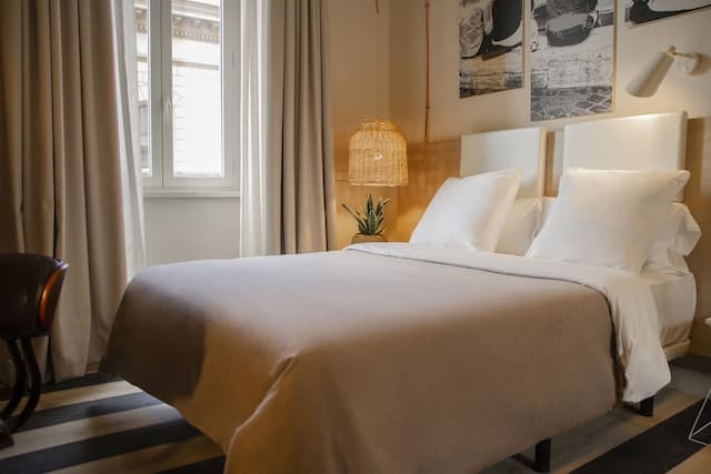 Room Select Via Veneto-Standard Double or Twin Room, City View-1