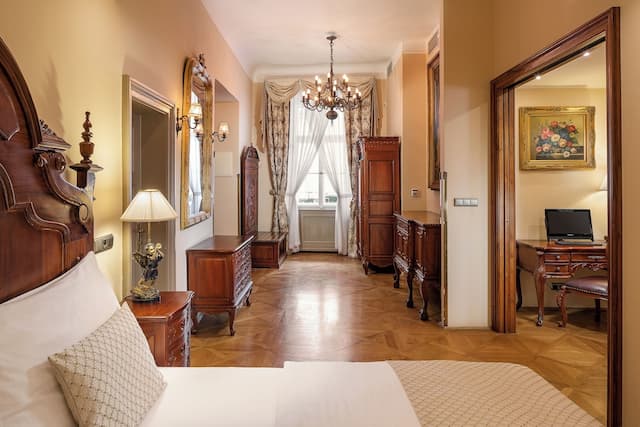 布拉格 BHG 鐵門套房飯店-Goliath Suite-4