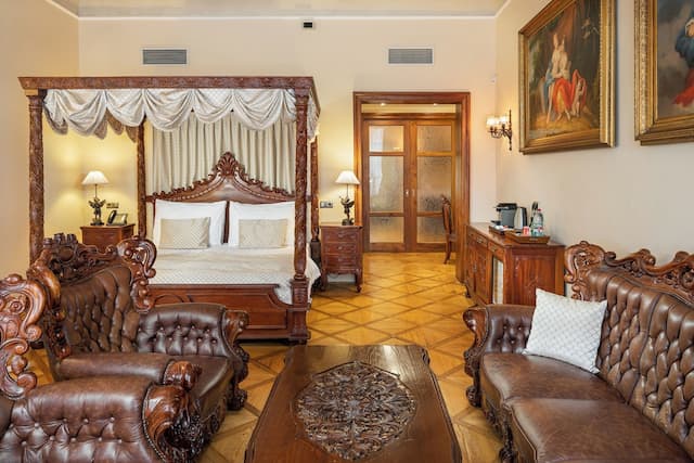 布拉格 BHG 鐵門套房飯店-Goliath Suite-1