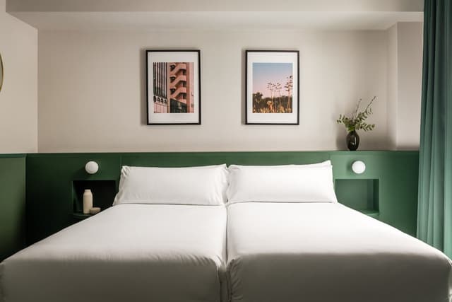 BYPILLOW Mothern-标准双床房-5