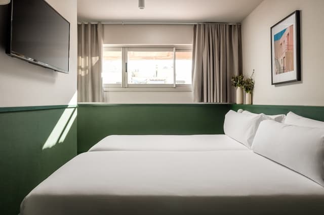 BYPILLOW Mothern-标准双床房-4