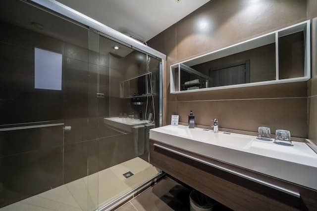 康斯坦茨酒店-高級雙人房-5