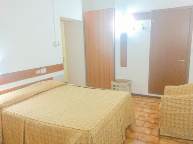 吹笛人酒店-經濟雙人房-1