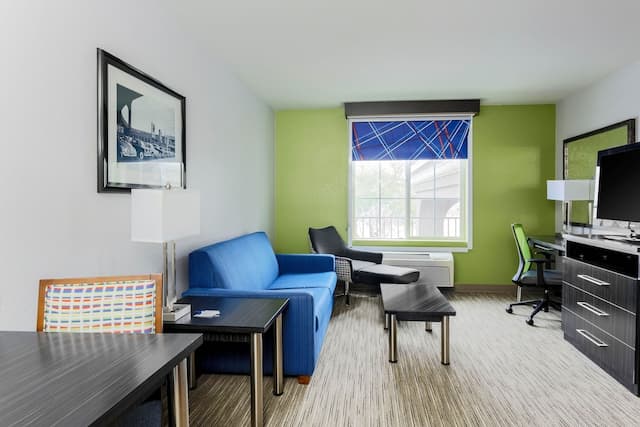 蘭卡斯特智選假日飯店 - IHG 旗下飯店-標準客房, 2 張加大雙人床, 無障礙 (Comm, Access Tub)-2