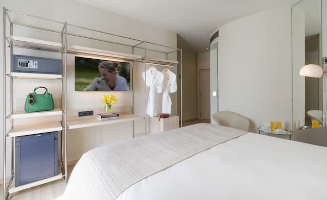 Cram Hotel-Deluxe Twin Room-3