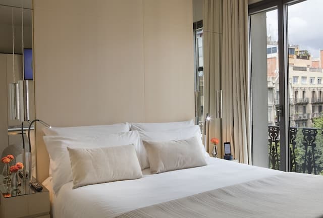 Cram Hotel-Deluxe Twin Room-5