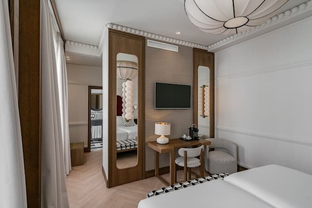 Hotel Vincci Soho-Superior room with balcony, Barrio de las Letras view-7