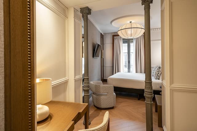 Hotel Vincci Soho-Superior room patio view-10