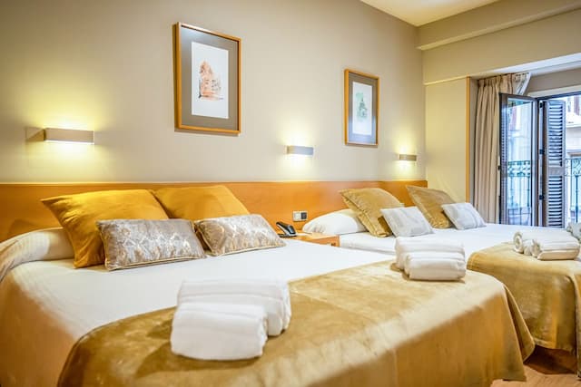 維多利亞四號飯店-都會三人房-22