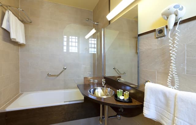 維多利亞四號飯店-都會雙人房單人入住-7