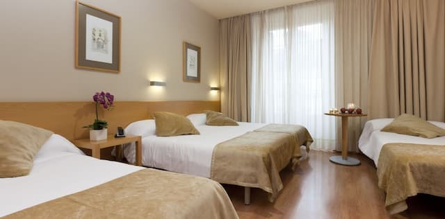 維多利亞四號飯店-都會四人房-4