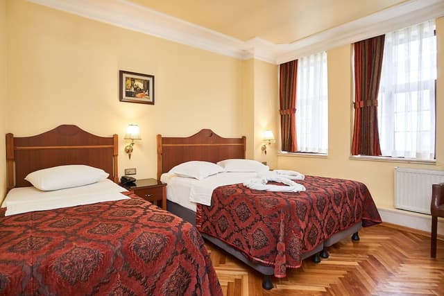 Amber Hotel - Special Class-Superior Triple Room-2