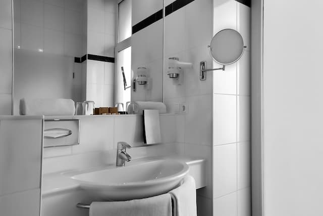 Grand Hotel Downtown-Triple Room-4