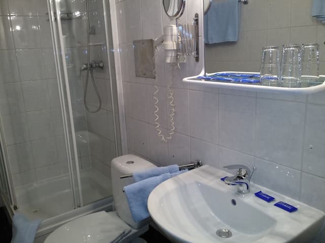 ホテル ペンション エクセレンス-エコノミー ダブルルーム-4